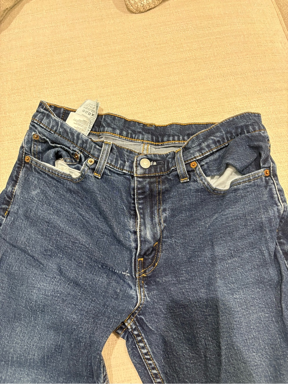 Levi's Medium Blue Denim Jeans with Gold Stitching - Picture 5 of 9